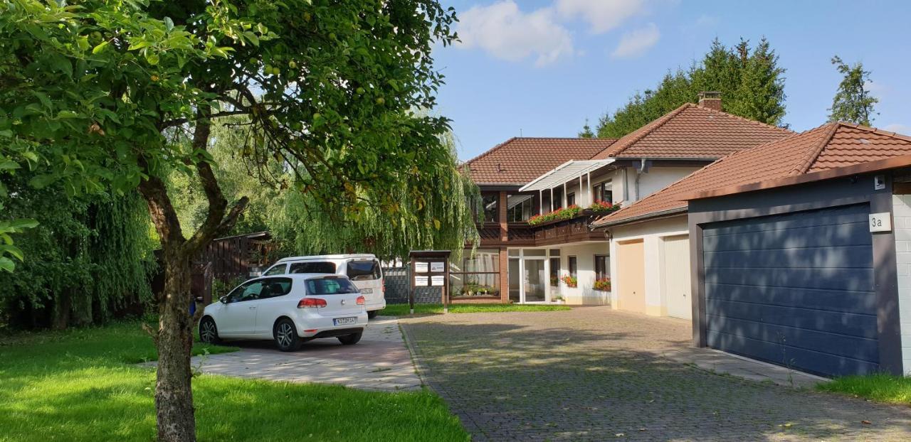 Froschkoenig Mit Teichblick Apartamento Trendelburg Exterior foto